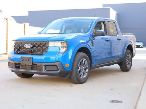 Used 2025 Ford Maverick XLT w/ Equipment Group 302A AWD/4WD image 2