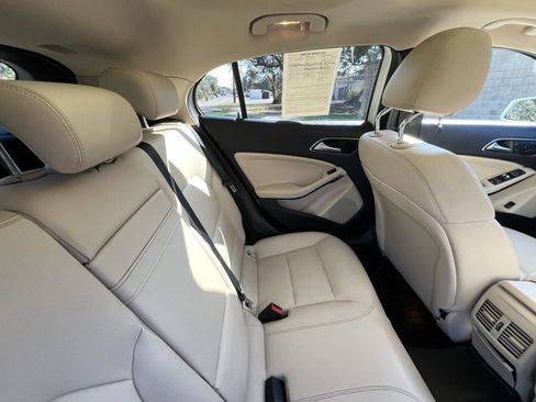 Used 2015 Mercedes-Benz GLA 250 4MATIC image 25