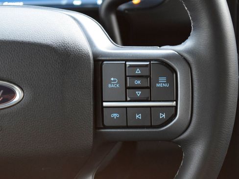 Used 2025 Ford F250 Lariat w/ Black Appearance Package image 10