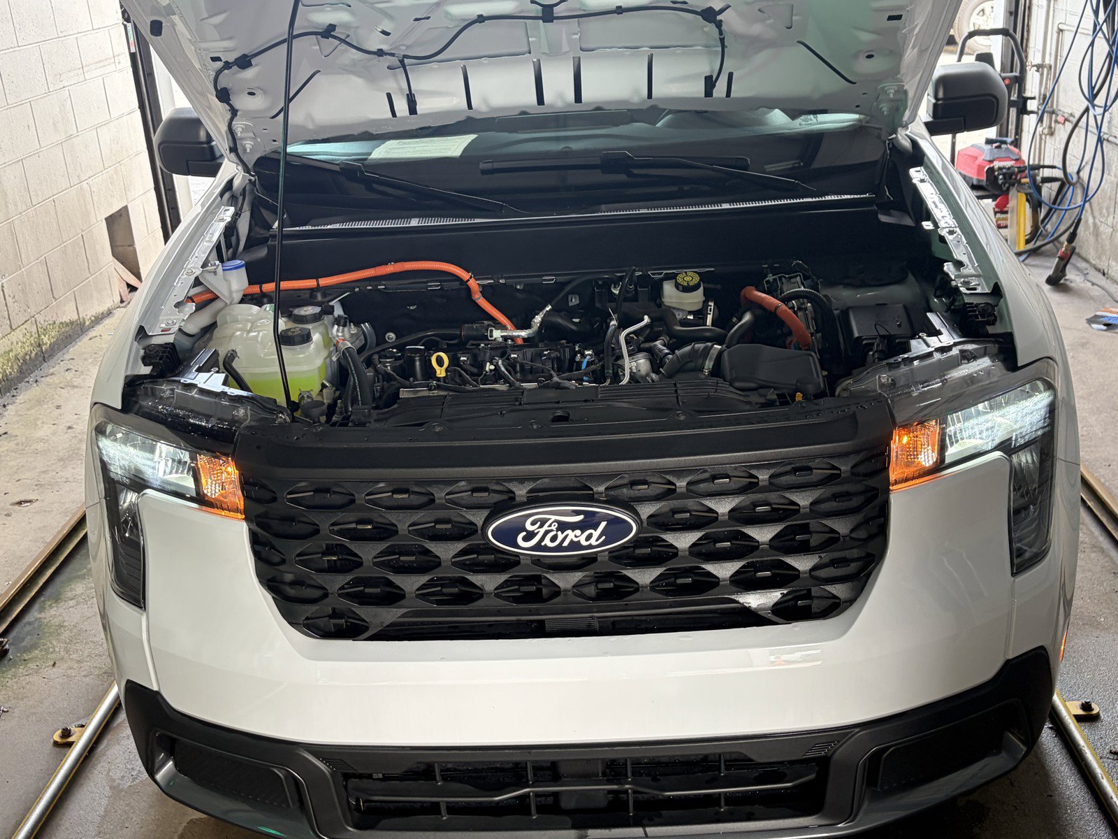 Used 2025 Ford Maverick XLT w/ Equipment Group 301A AWD/4WD image 35