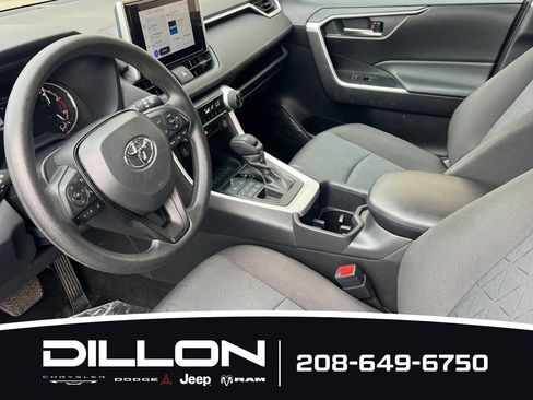 Used 2025 Toyota RAV4 XLE AWD/4WD image 10