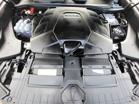 Used 2019 Audi Q8 Prestige AWD/4WD image 11