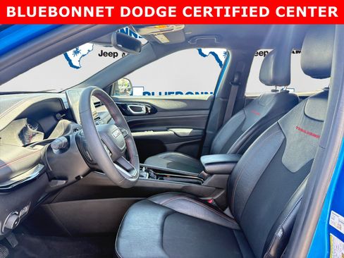 Used 2023 Jeep Compass Trailhawk AWD/4WD image 11