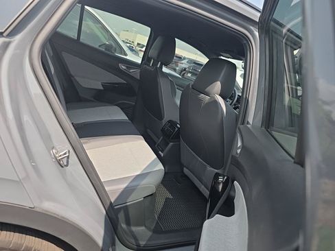 Used 2025 Volkswagen ID.4 Pro RWD image 4