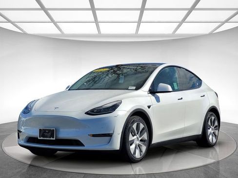 Used 2021 Tesla Model Y Long Range AWD/4WD image 8