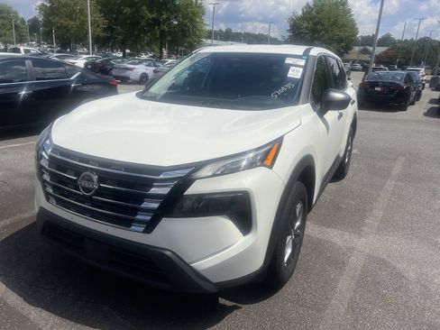 Used 2025 Nissan Rogue S FWD image 1