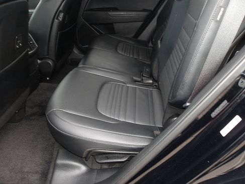 Used 2024 Kia Sportage SX image 12