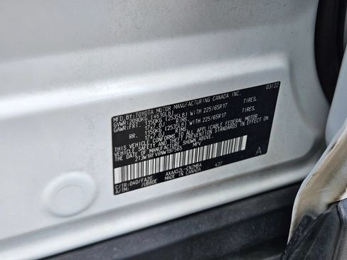 Used 2022 Toyota RAV4 XLE w/ Convenience Package FWD image 21