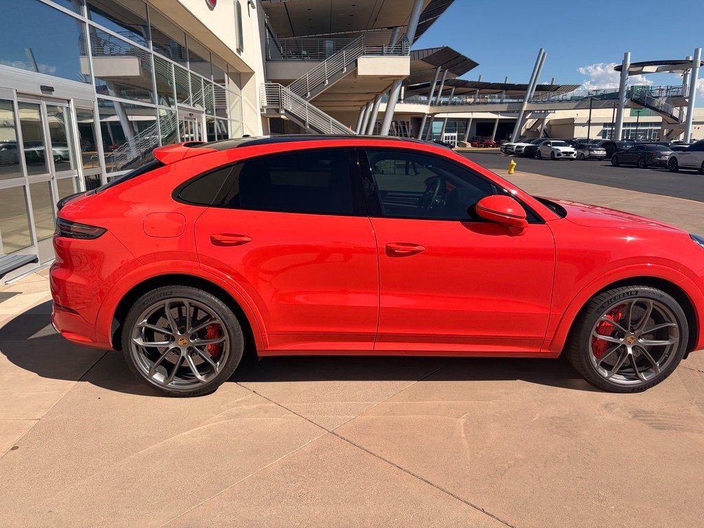 Used 2020 Porsche Cayenne Turbo AWD/4WD image 5