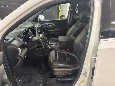Used 2023 Chevrolet Traverse LT AWD/4WD image 13