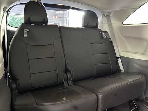 Used 2024 Toyota Sienna LE w/ LE Plus Package AWD/4WD image 13