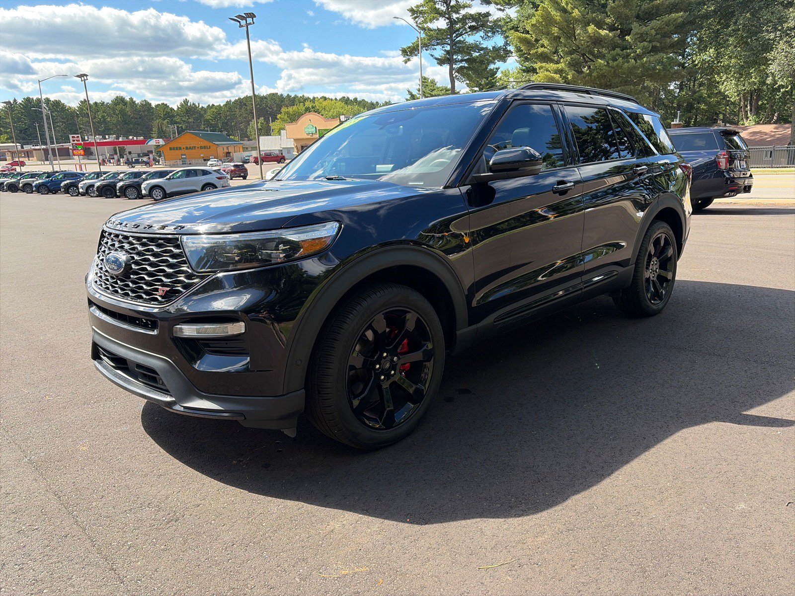 Used 2023 Ford Explorer ST w/ Technology Package AWD/4WD image 3