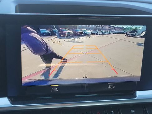 Used 2023 Chevrolet Silverado 1500 LT image 17