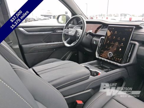 Used 2024 GMC Acadia Elevation w/ Trailering Package AWD/4WD image 13