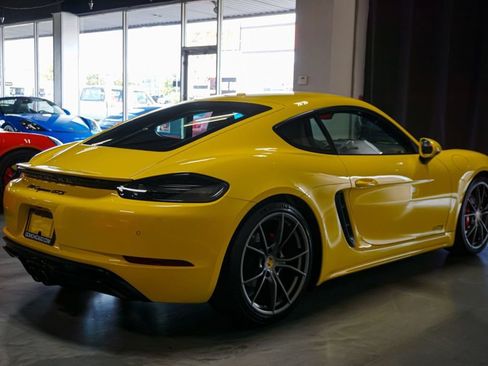 Used 2019 Porsche 718 Cayman RWD image 30