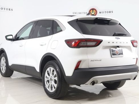 Used 2023 Ford Escape Active w/ Tech Pack #1 AWD/4WD image 4