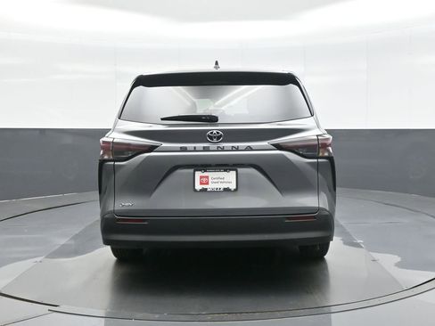 Certified 2026 Toyota Sienna LE FWD image 6