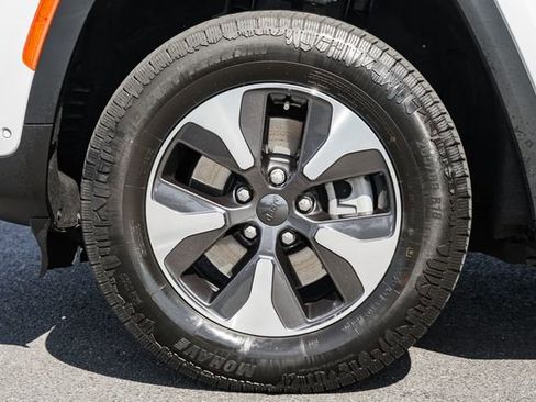 Used 2023 Jeep Grand Cherokee 4WD 4xe w/ Luxury Tech Group II image 19