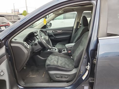 Used 2016 Nissan Rogue SV w/ SV Premium Package image 15