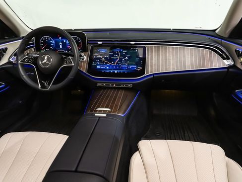 Certified 2025 Mercedes-Benz E 450 4MATIC Sedan image 8