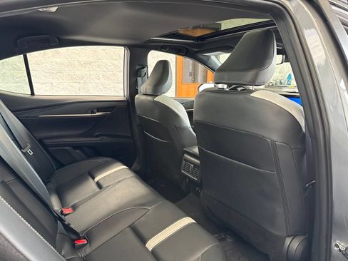 Used 2025 Toyota Camry SE w/ Convenience Package FWD image 43