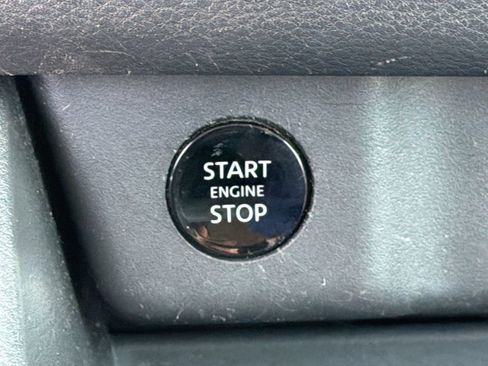 Used 2024 Nissan Rogue S AWD/4WD image 17