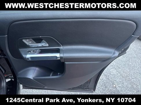Used 2022 Mercedes-Benz GLB 250 4MATIC image 19