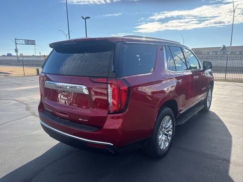 Used 2023 GMC Yukon SLT w/ SLT Premium Package image 3