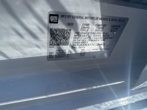 Used 2026 GMC Sierra 1500 SLT image 39