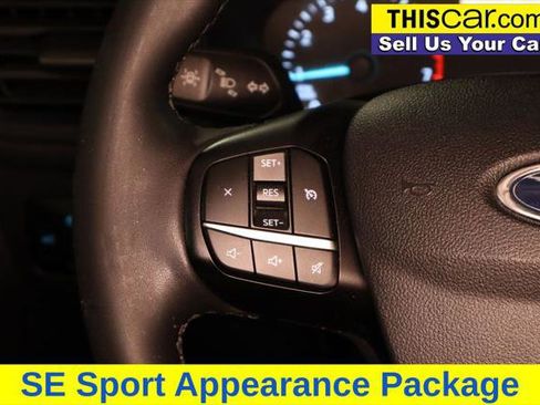 Used 2022 Ford Escape SE w/ SE Sport Appearance Package image 12