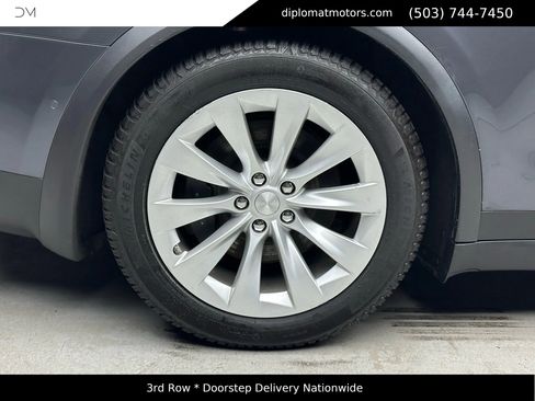 Used 2018 Tesla Model X 75D image 38