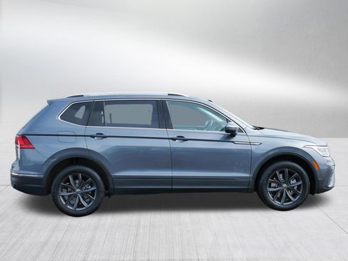 Certified 2022 Volkswagen Tiguan SE image 8