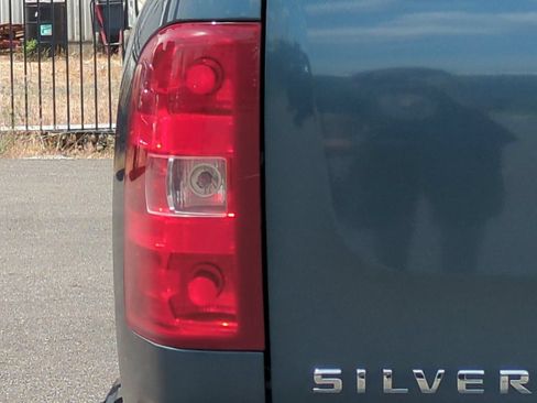 Used 2011 Chevrolet Silverado 2500 LTZ w/ LTZ Plus Package AWD/4WD image 44