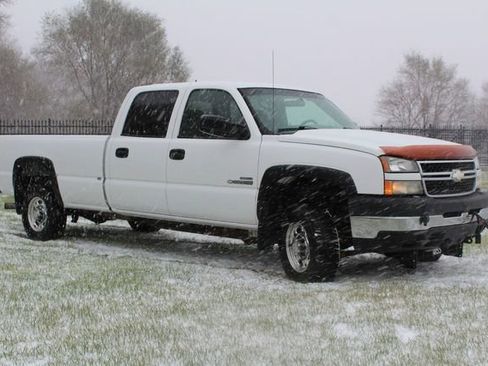 Used 2007 Chevrolet Silverado 2500 W/T w/ Heavy-Duty Power Package image 7