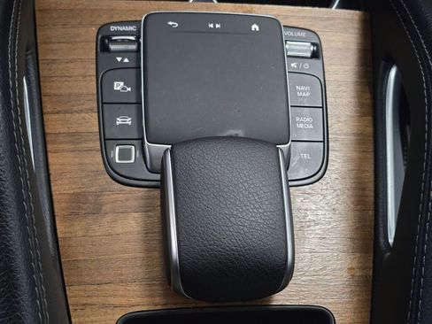 Used 2025 Mercedes-Benz GLE 350 4MATIC w/ Driver Assistance Package image 16