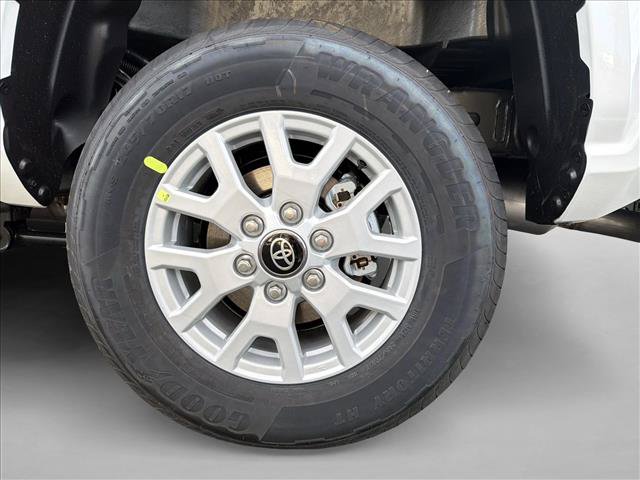 Used 2026 Toyota Tacoma SR5 AWD/4WD image 9