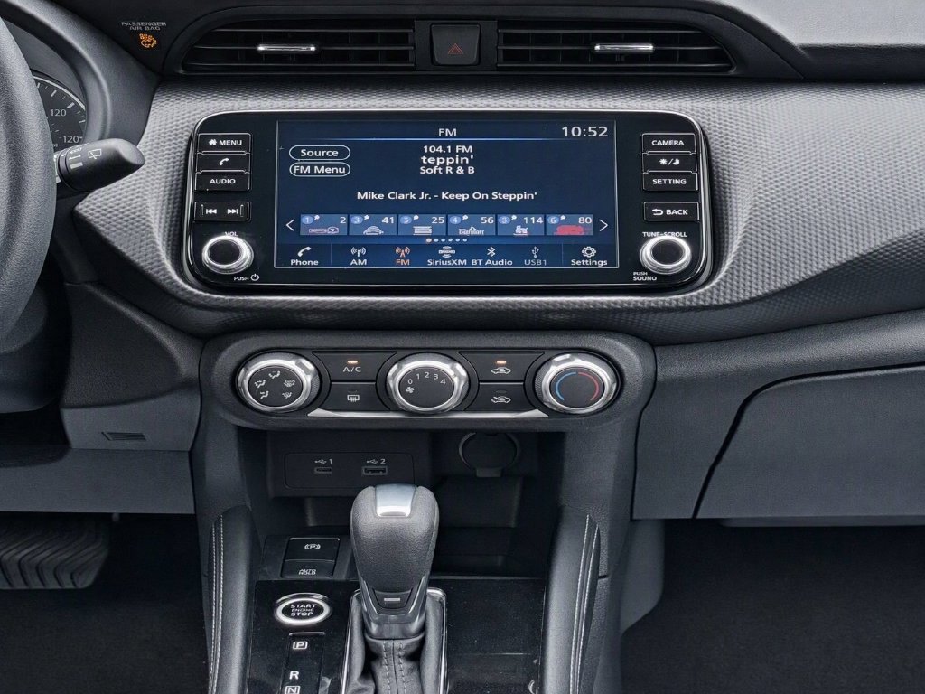 Used 2024 Nissan Kicks SV FWD image 11