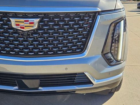 New 2026 Cadillac Escalade Luxury w/ Touring Package image 6