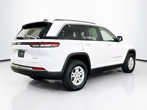 Used 2023 Jeep Grand Cherokee Laredo AWD/4WD image 9