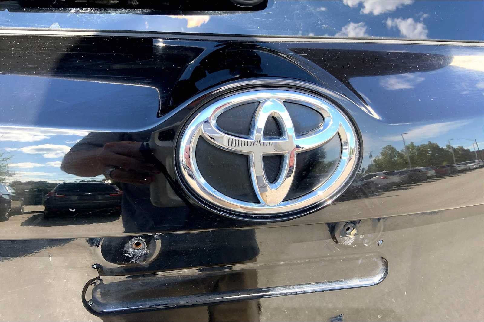 Used 2014 Toyota RAV4 LE AWD/4WD image 31