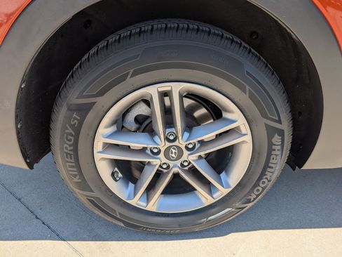 Used 2017 Hyundai Santa Fe Sport AWD/4WD image 12