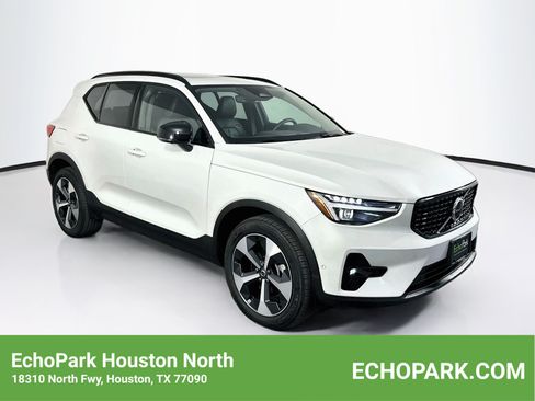 Used 2026 Volvo XC40 B5 Plus AWD/4WD image 1