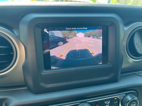 Used 2020 Jeep Gladiator Sport w/ Quick Order Package 24S AWD/4WD image 12
