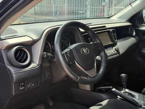 Used 2016 Toyota RAV4 XLE w/ Convenience Package FWD image 6
