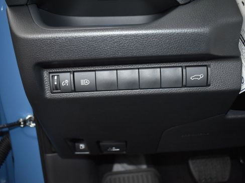 Used 2025 Toyota RAV4 XSE image 17