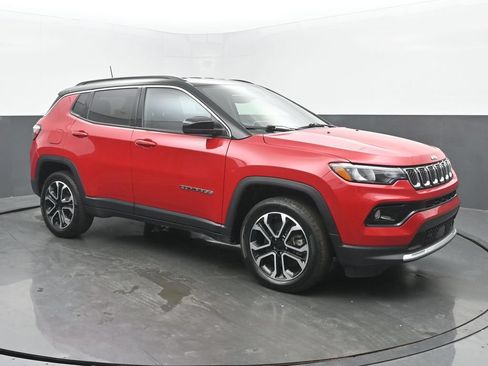 Used 2024 Jeep Compass Limited AWD/4WD image 7