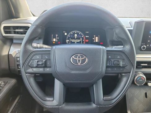 Used 2025 Toyota Tacoma SR5 AWD/4WD image 17