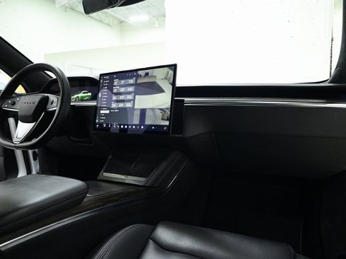Used 2023 Tesla Model S image 14