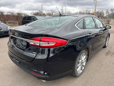 Used 2017 Ford Fusion SE w/ Equipment Group 602A image 5