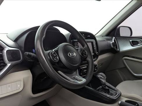 Used 2020 Kia Soul LX FWD image 23